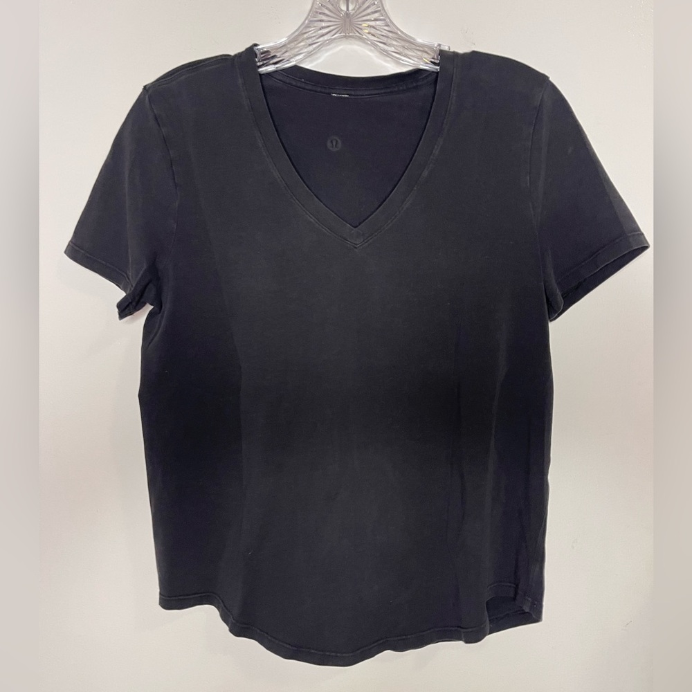 Lululemon l Black V-Neck Short Sleeve Tee Shirt l Size Small